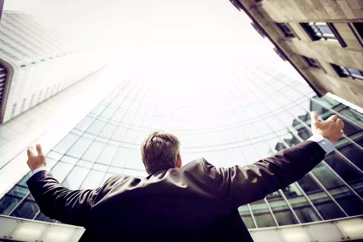 The Ultimate Guide To Building A Thriving Freelance Career ~ Tips Tricks And Expert Advice